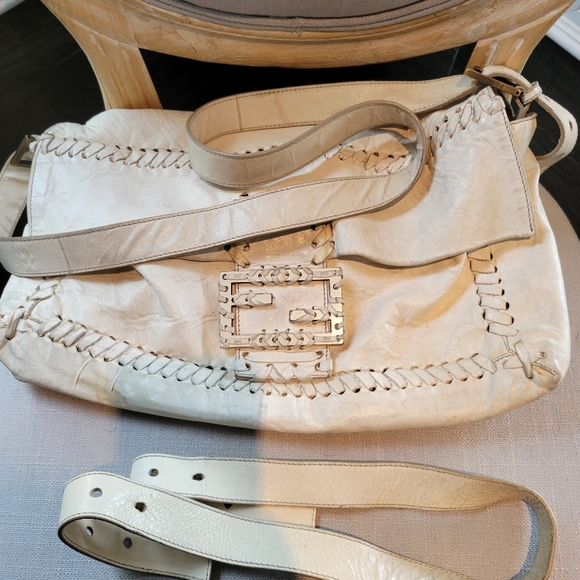 Classic FENDI soft-leather purse with two adjusting straps - Picture 2 of 16